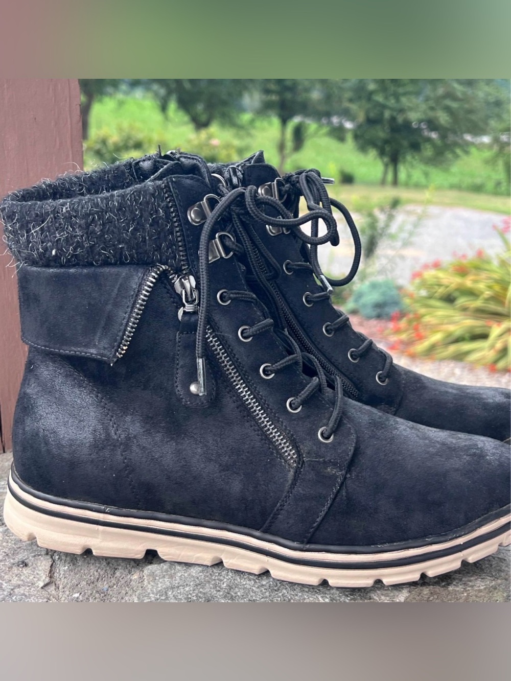 Ladies size 10- Cliffs by White Mountain Kaylee boots, black faux suede